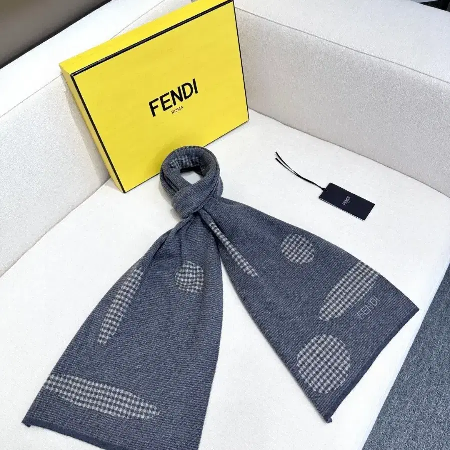 펜디 FENDI 스카프