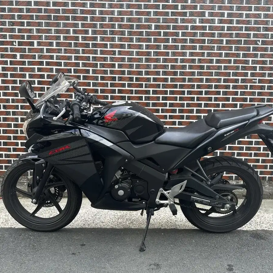 Cbr125 15년식  3800km