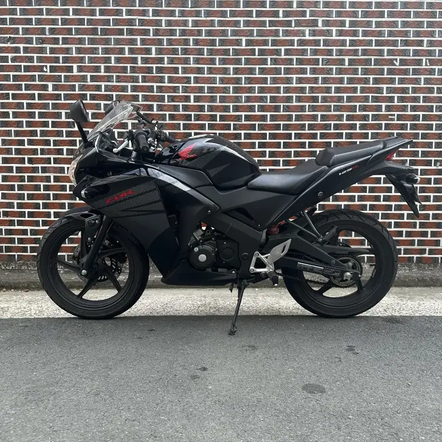 Cbr125 15년식  3800km