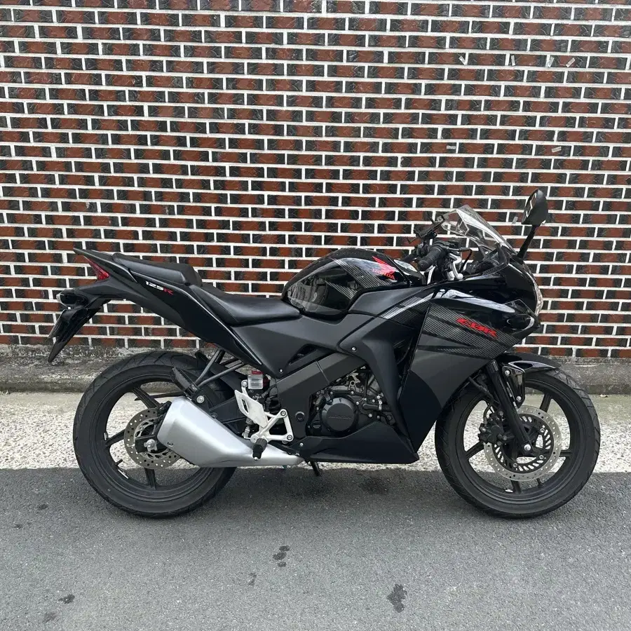 Cbr125 15년식  3800km