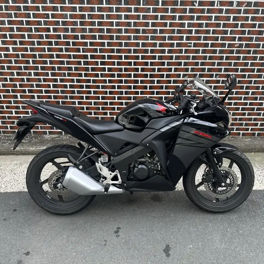 Cbr125 15년식  3800km