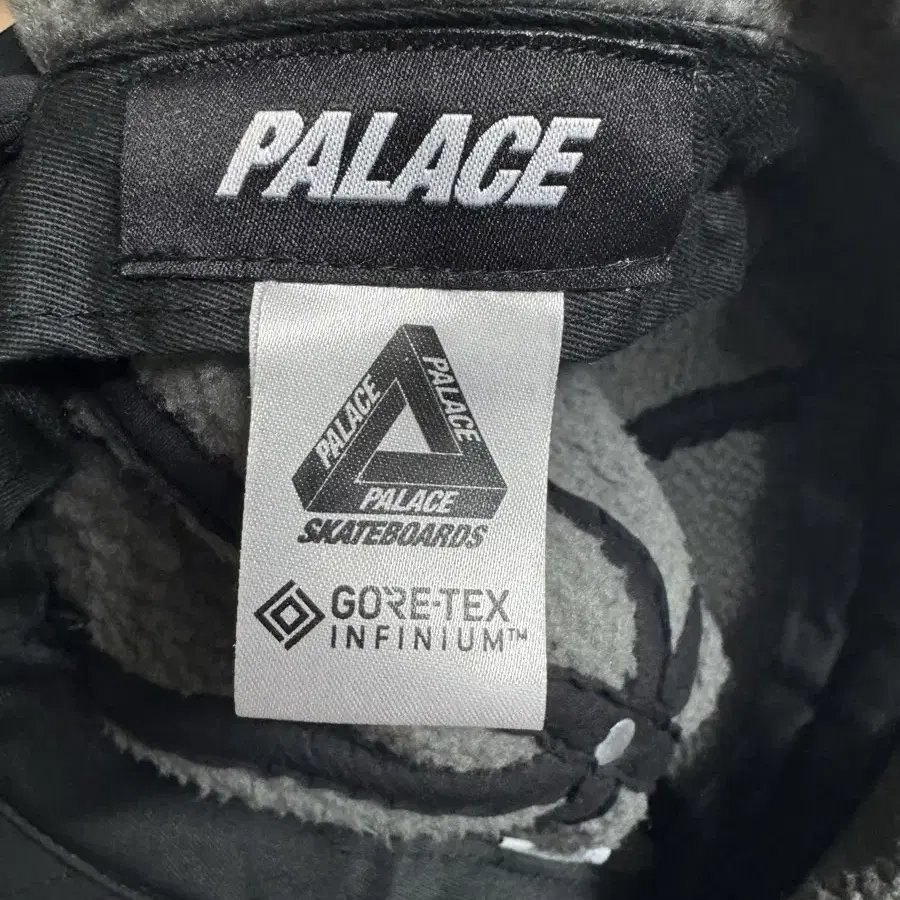 Palace 팔라스 Dog ear 6-panel 모자, 햇 - 23SS