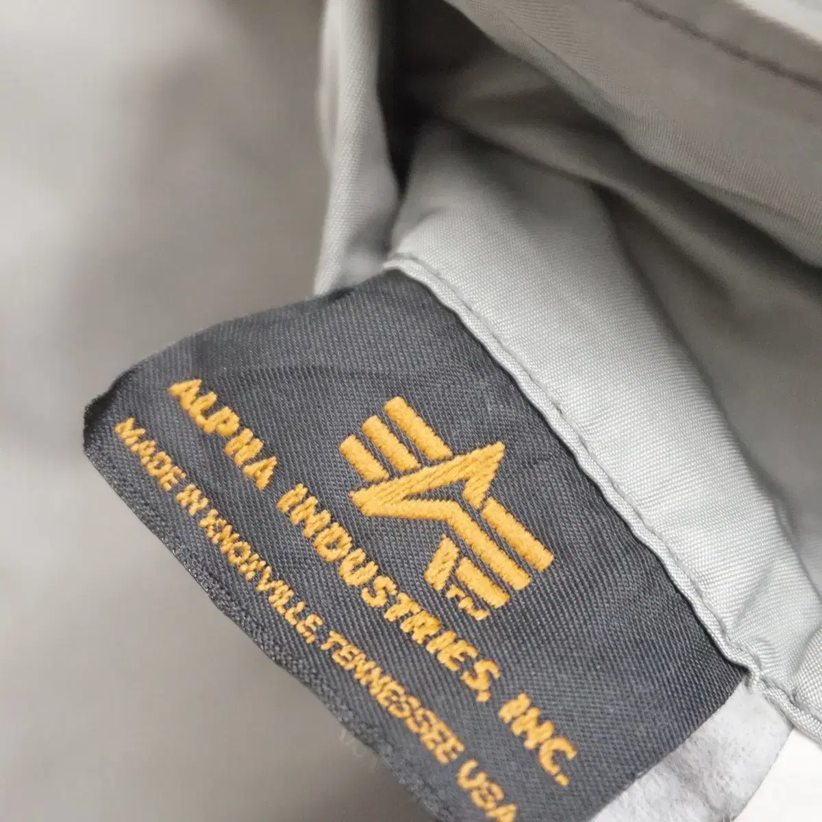 ALPHA INDUSTRIES MA-1