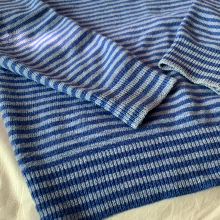 문달 moondal Risca Knit in Blue Stripe