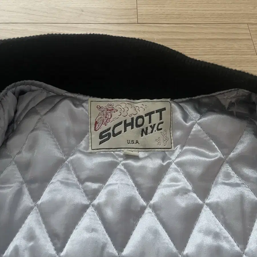 쇼트 schott 봄버