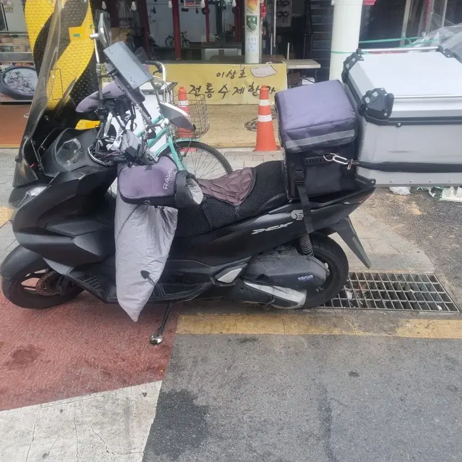 pcx125 abs 22년식 판매합니다 풀세팅