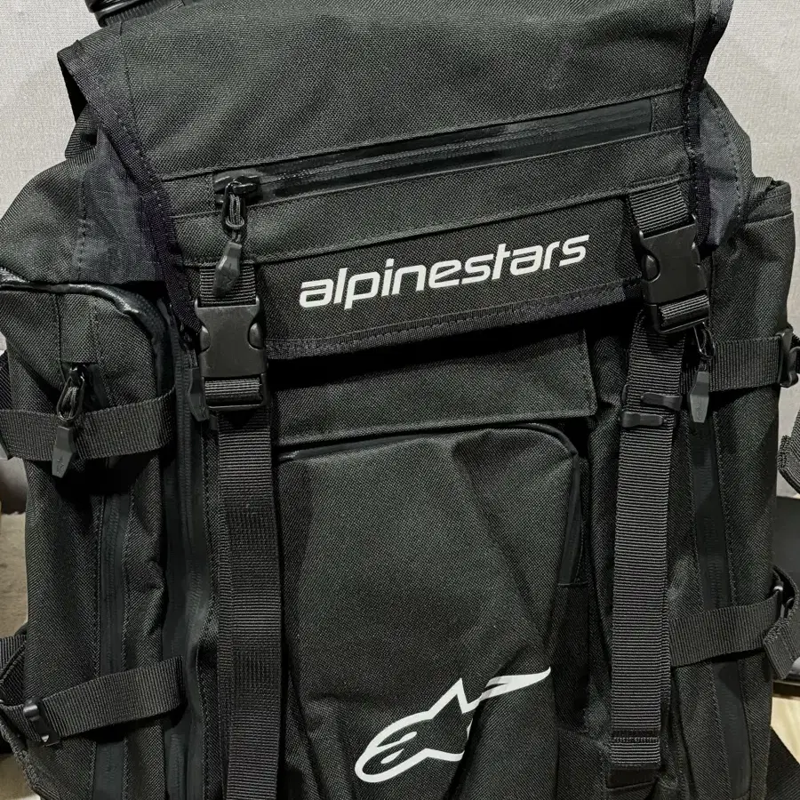 알파인스타 백팩 39L rover overland backpack