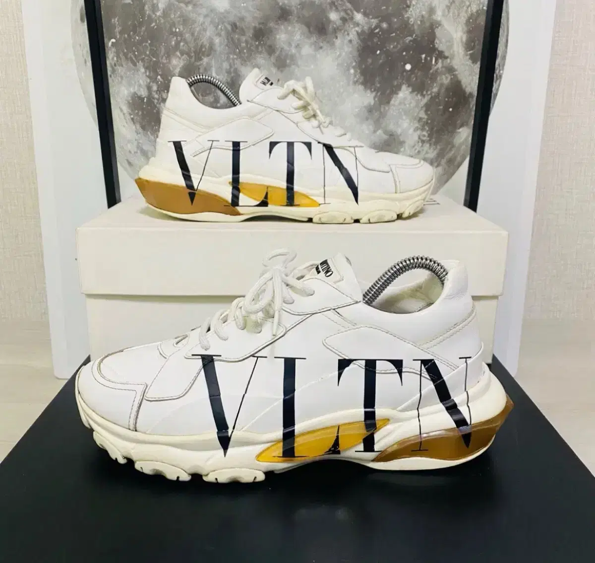 발렌티노 VLTN 바운스 스니커즈 2