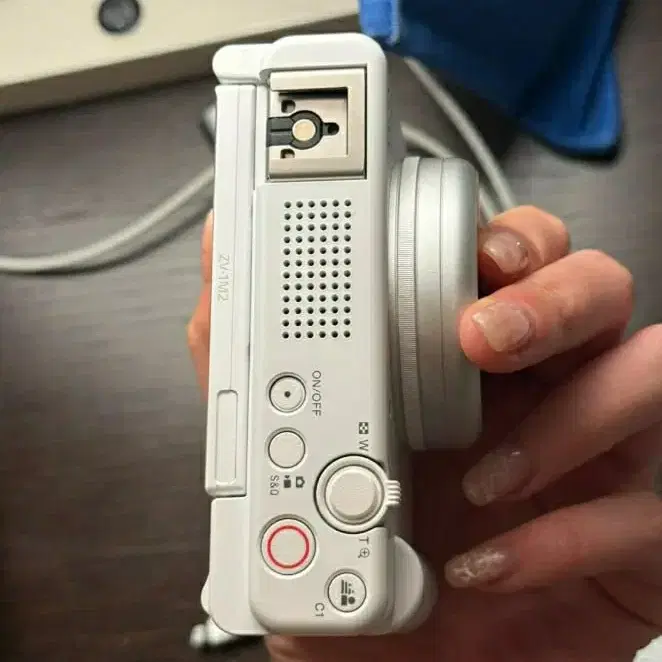 sony zv-1 m2 white