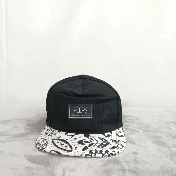 Peeps neo crazy pattern snapback