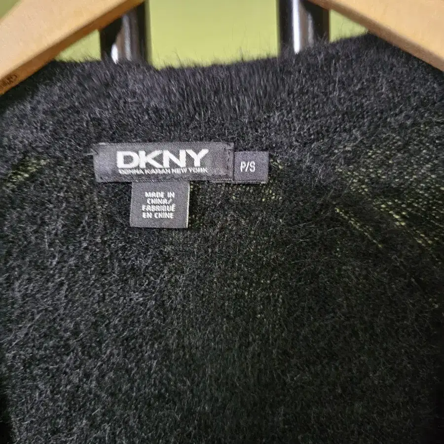 DKNY 모헤어혼방 니트가디건