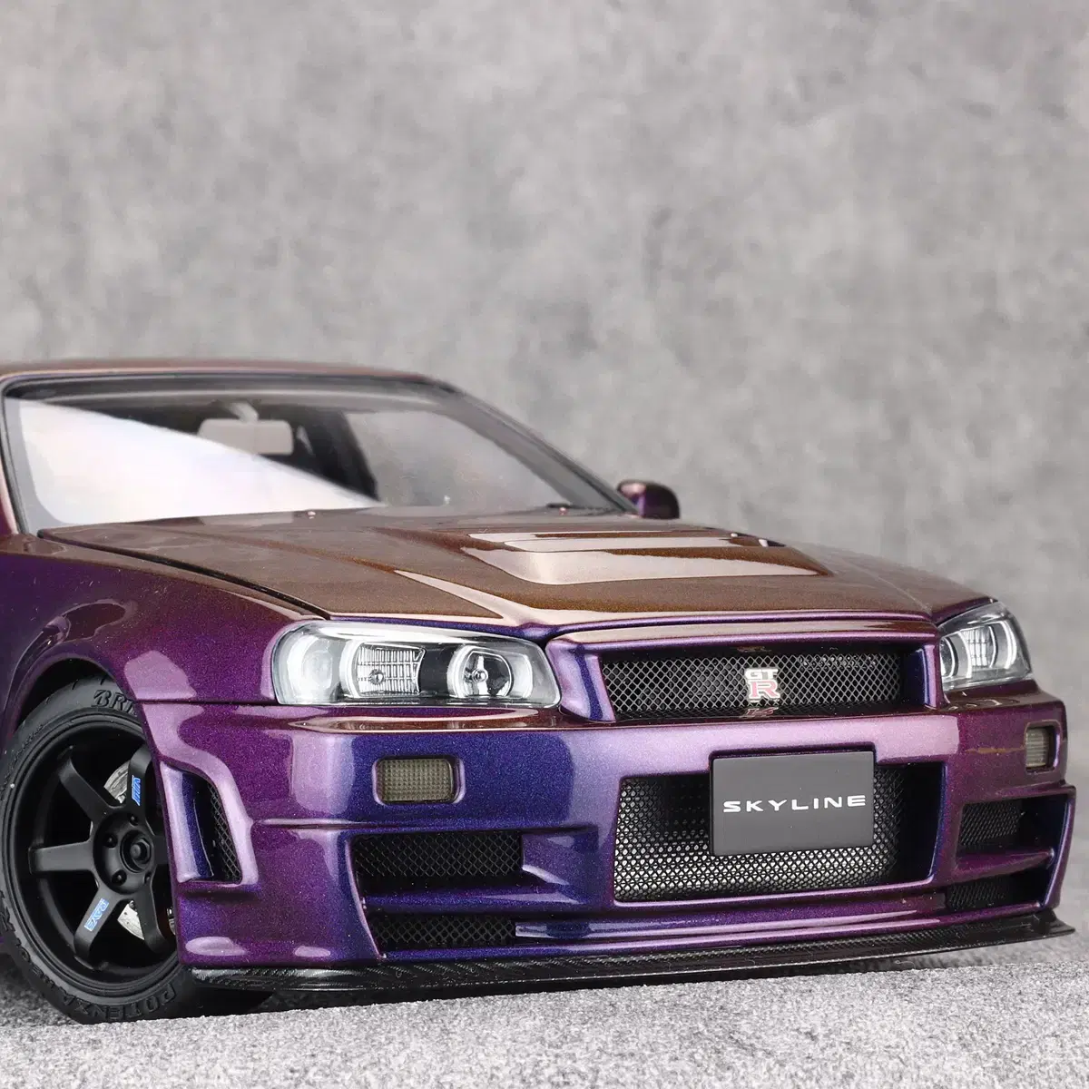 1:18 모터헬릭스 닛산 스카이라인 GT-R (R34) Nismo CRS