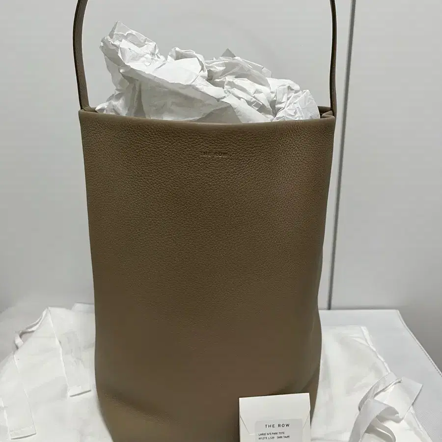 (새상품) 더로우 파크백 다크토프 라지 N/S Park Tote