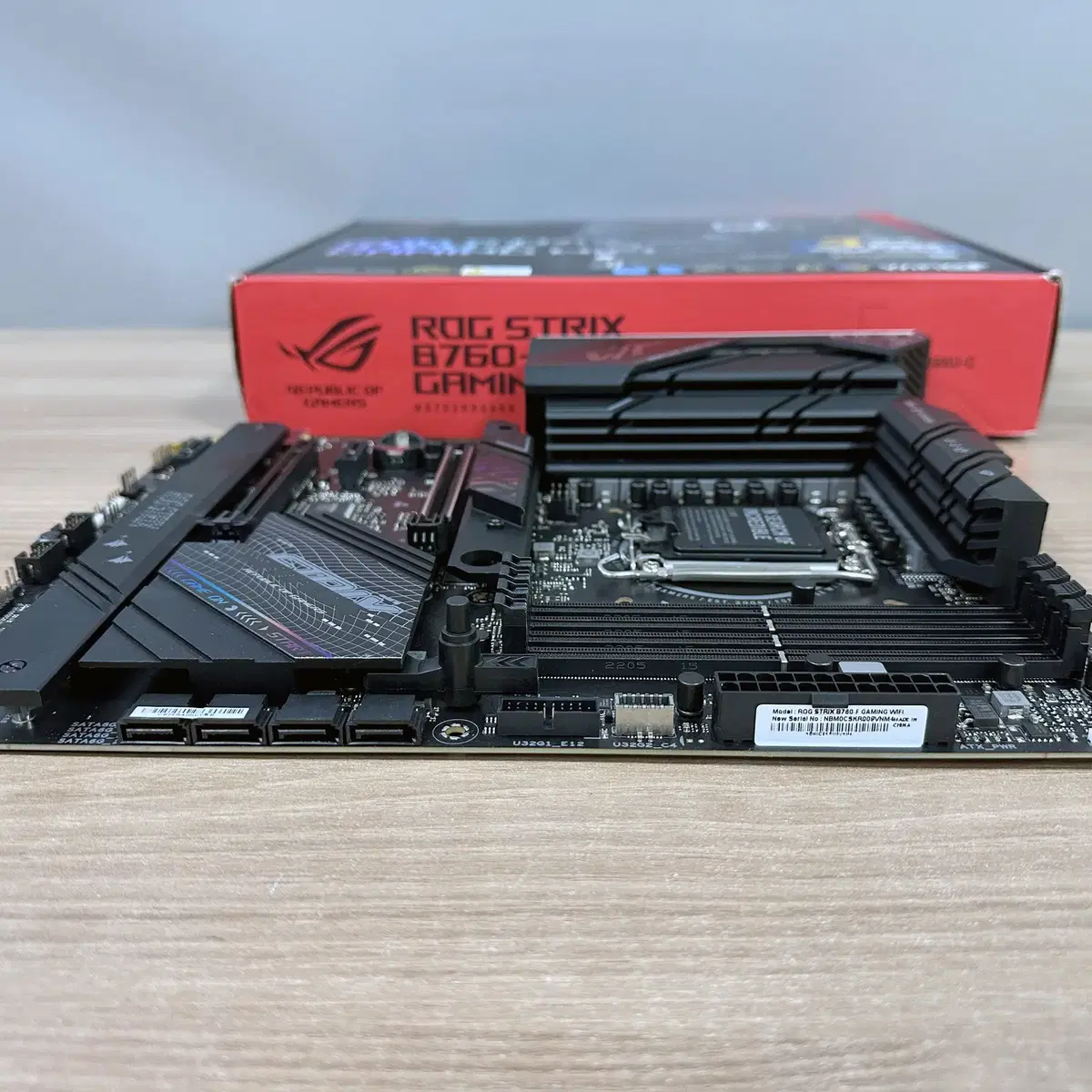 ASUS ROG STRIX B760-F GAMING WIFI 메인보드