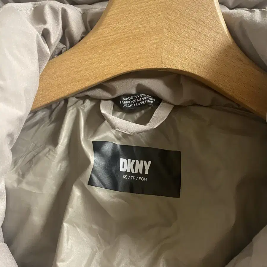 DKNY 여성 보온 경량 다운패딩 xs사이즈