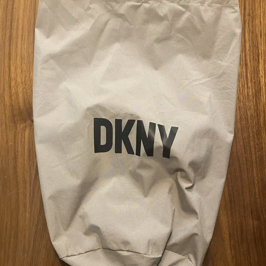 DKNY 여성 보온 경량 다운패딩 xs사이즈