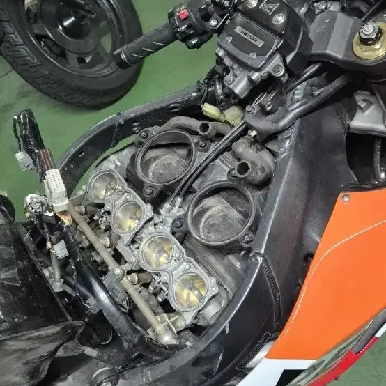 06년식 CBR1000RR 판매합니다