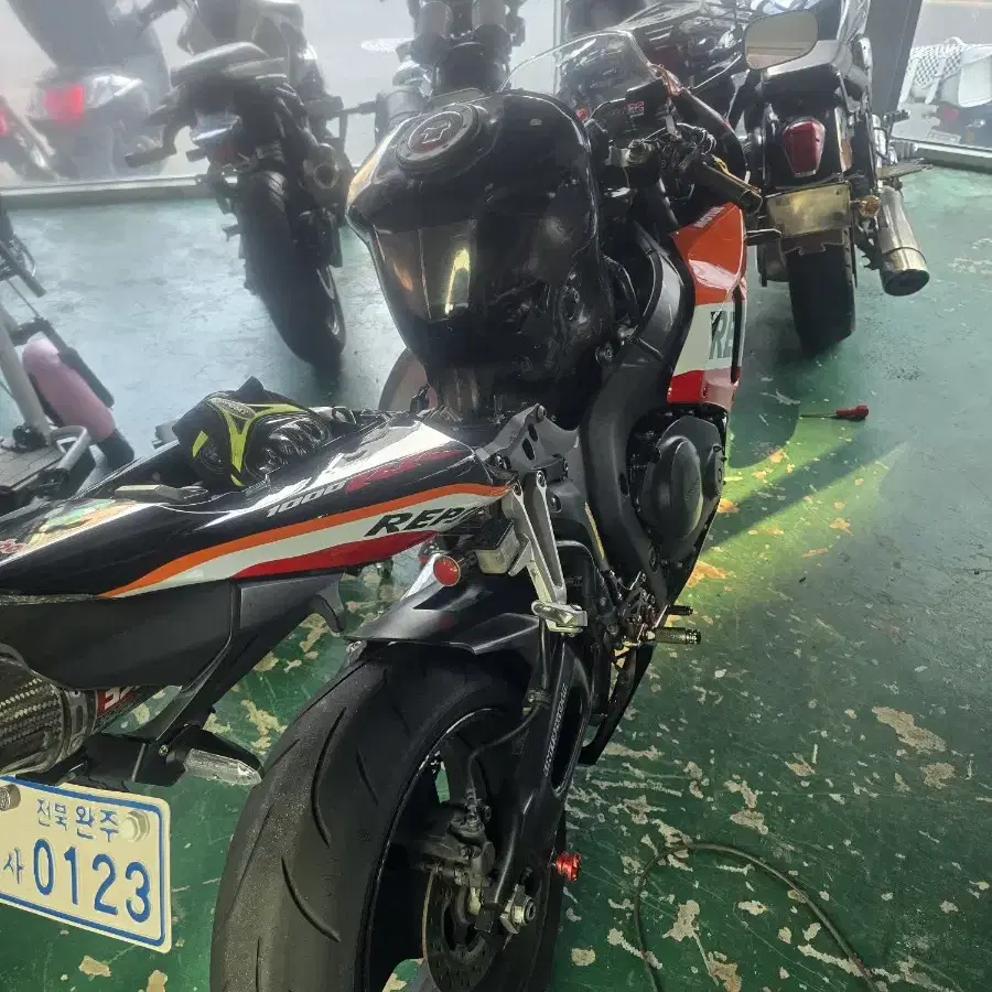 06년식 CBR1000RR 판매합니다