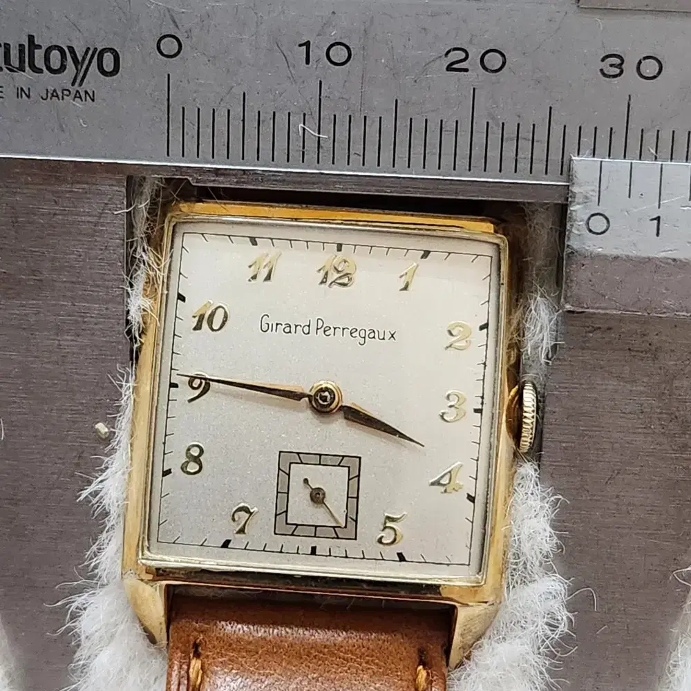 # 182 ) GIRARD  PERREGAUX VINTAGE