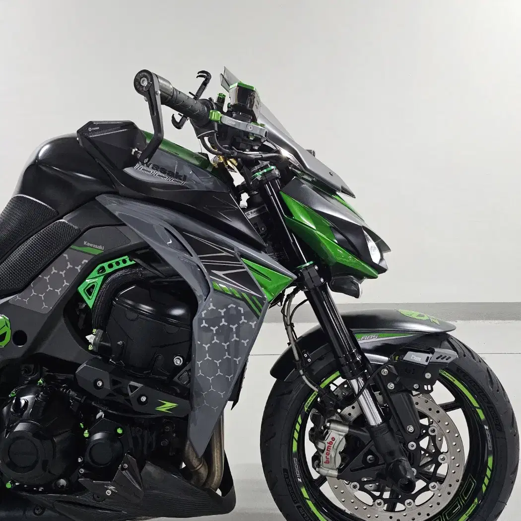 2019년식 관리잘한 가와사키 Z1000R 에디션 풀배기 판매합니다 .