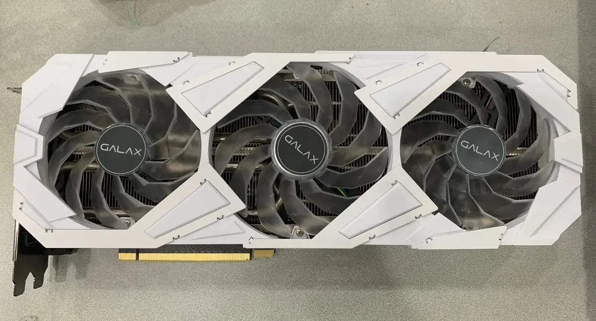 3팬 화이트 RTX3070 갤럭시 그래픽카드