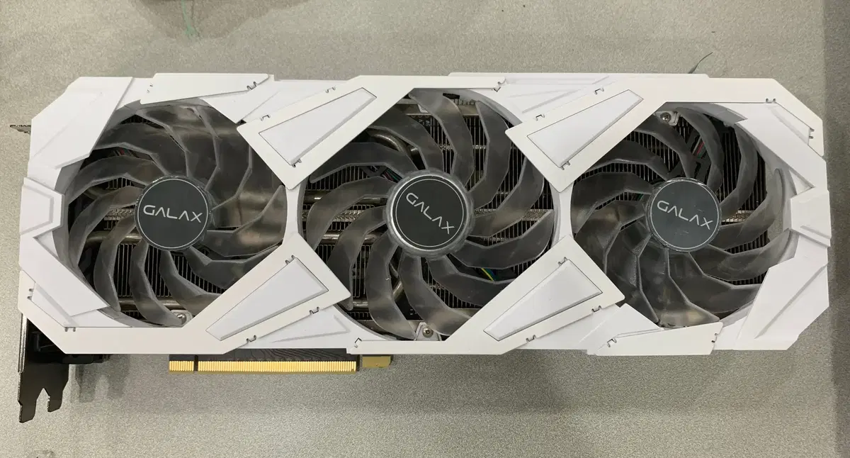 3팬 화이트 RTX3070 갤럭시 그래픽카드