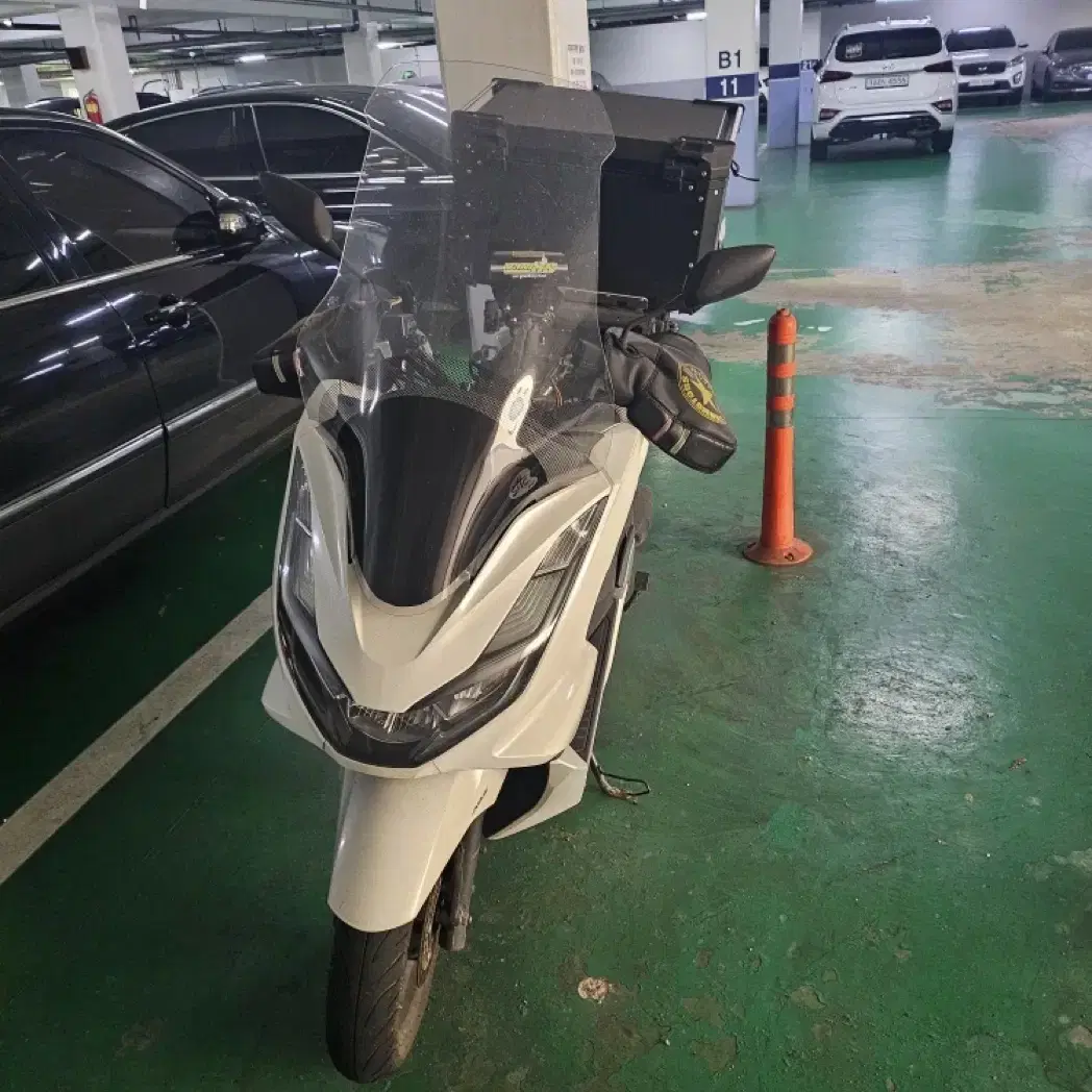 21년식 pcx 27000키로 판매합니다