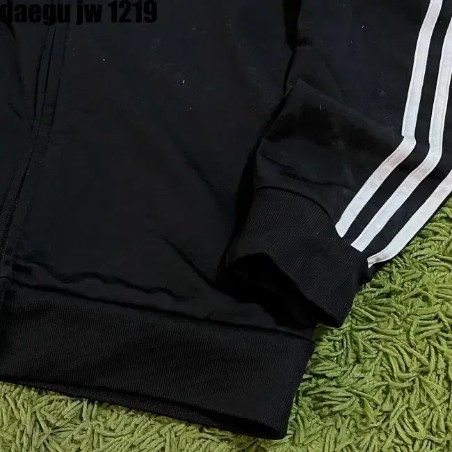 L ADIDAS ZIPUP 아디다스 집업