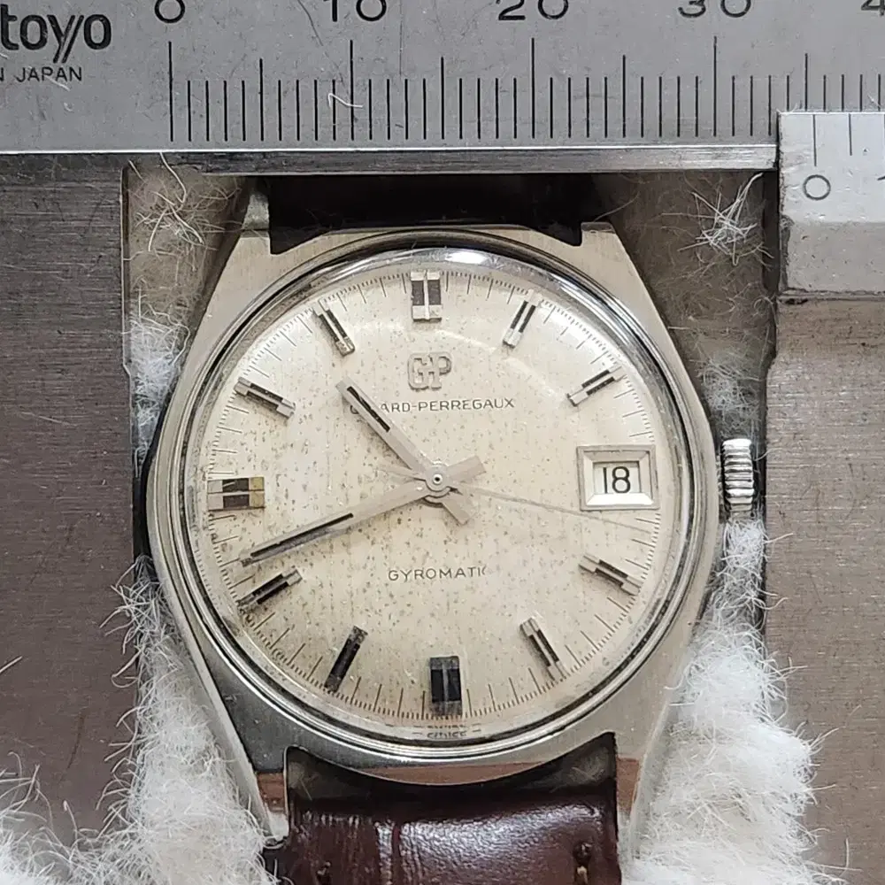 # 230 )  GIRARD  PERREGAUX GYROMATIC