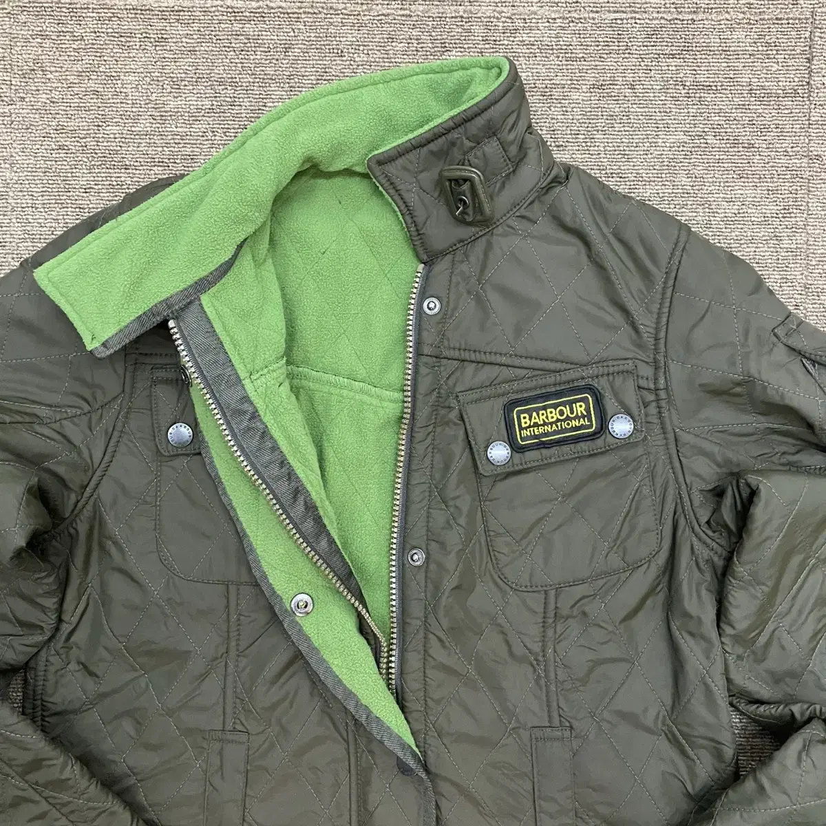 Barbour 바버 인터네셔널 폴라 여성 퀄팅 자켓 카키