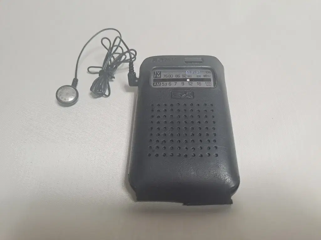 For broken parts / SONY ICF-SX33 Sony Portable Mini Radio