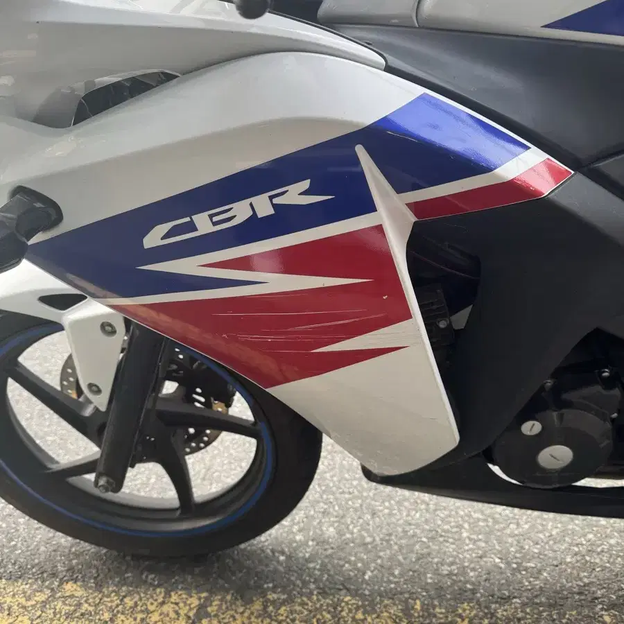 오토바이 cbr125