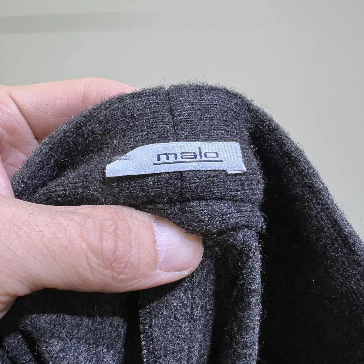 MALO (Made in Italy/CASHMERE 100%)