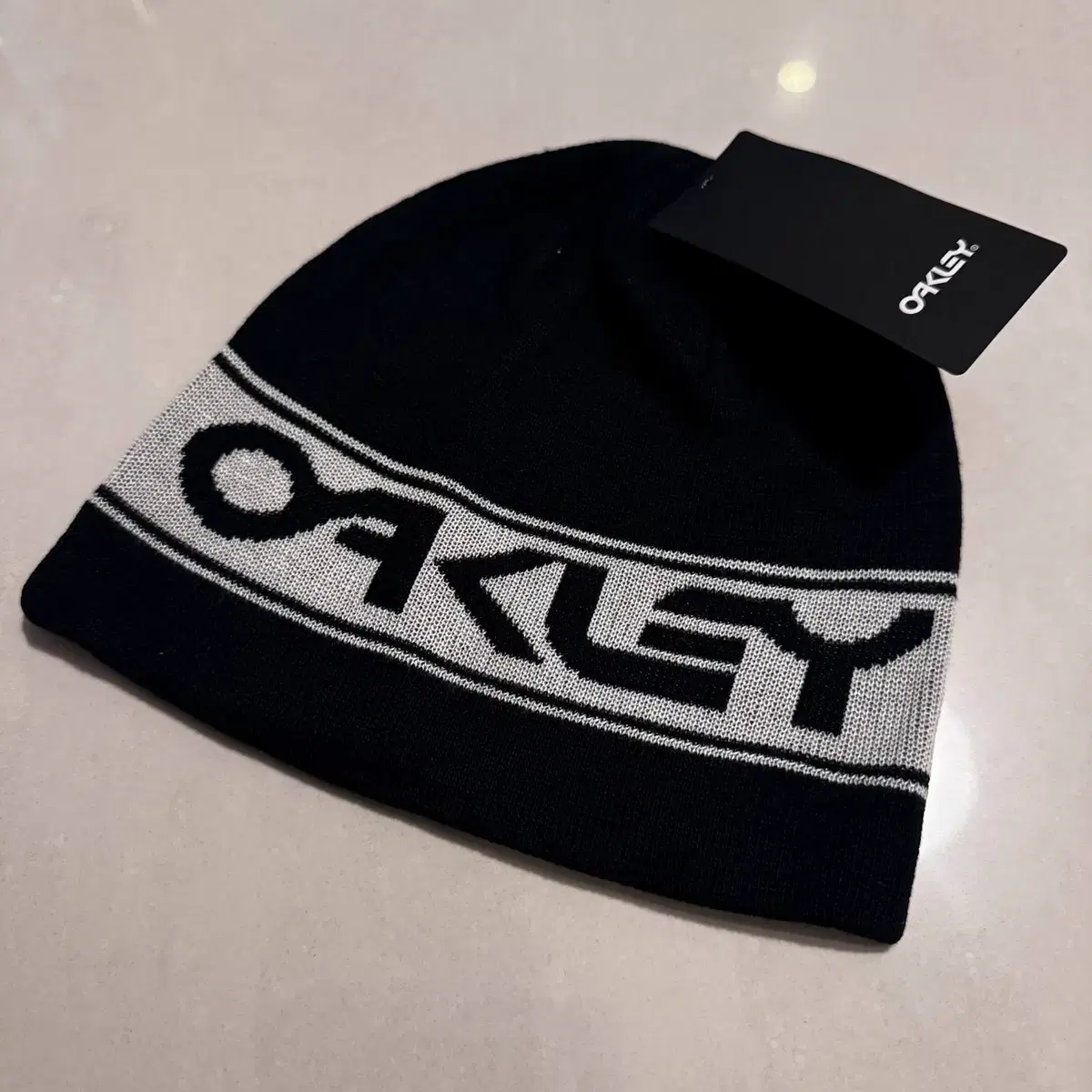 OAKLEY 오클리 리버시블 비니