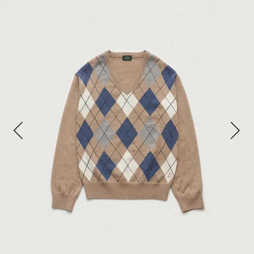 더바넷 Beige Stewart Argyle V-Neck knit