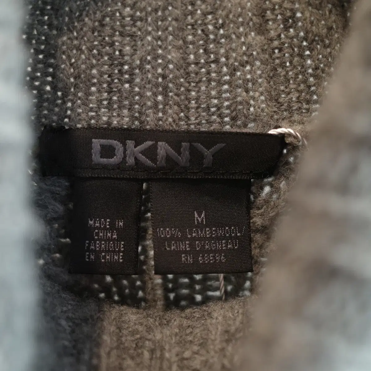 DKNY 램스울 니트 터틀넥