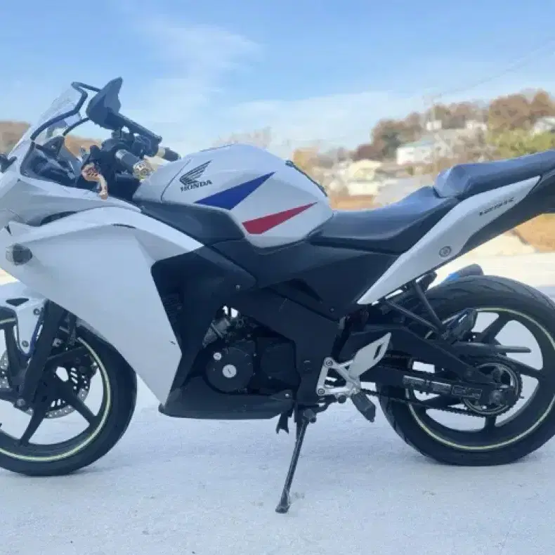 Cbr125 2017년식 판매합니다