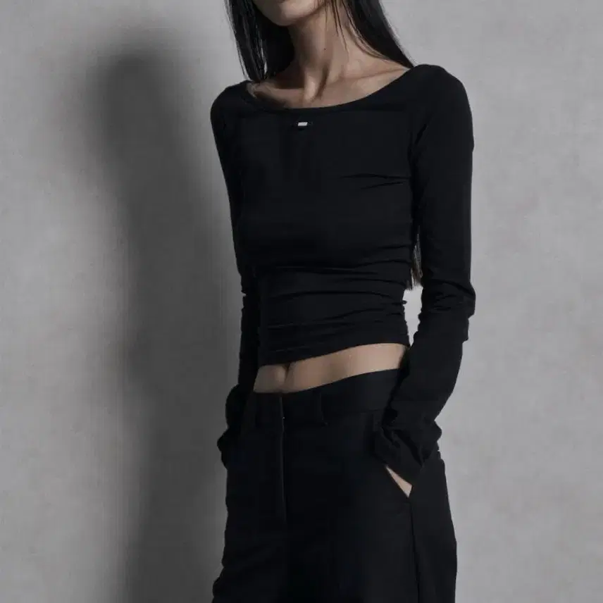 보헴서 보헤미안서울 BASIC BOAT NECK SLEEVE, BLACK