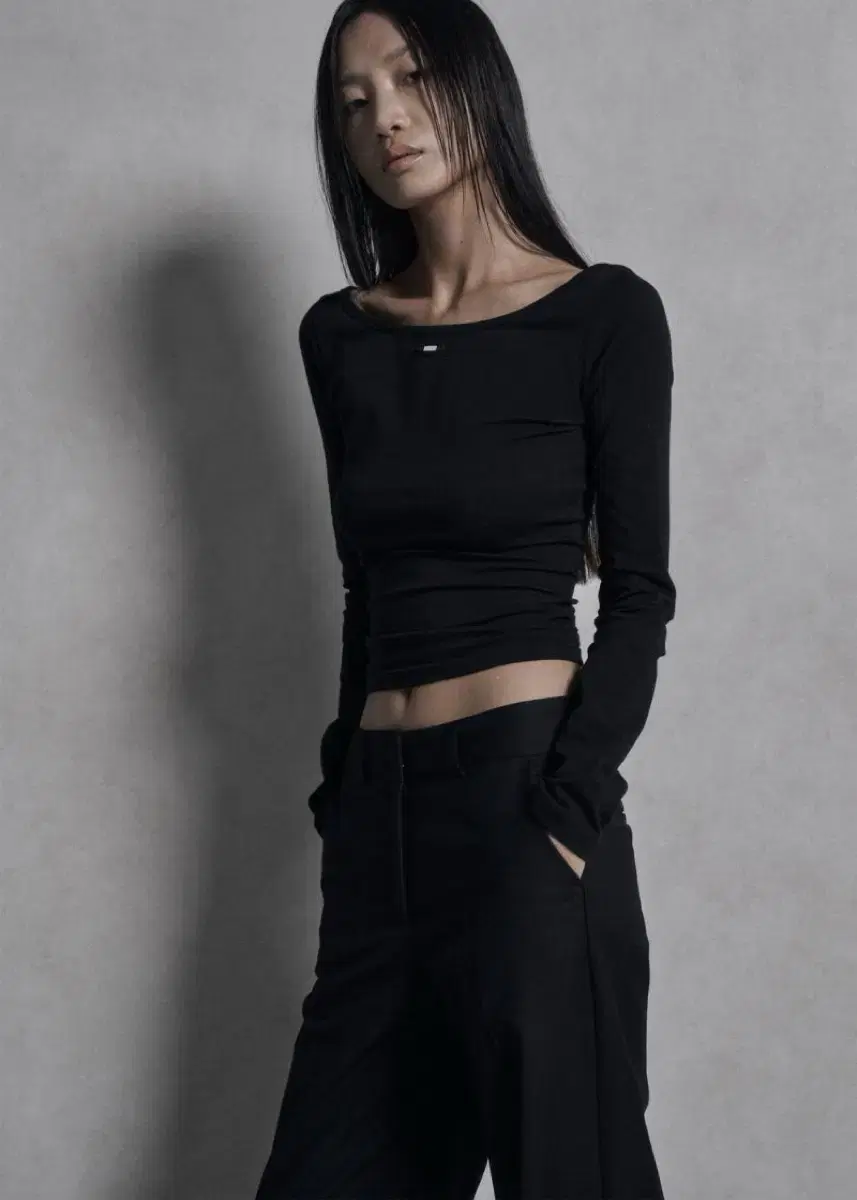 보헴서 보헤미안서울 BASIC BOAT NECK SLEEVE, BLACK