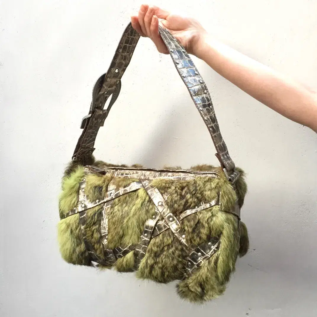 Fairy green fur cubic belt bag