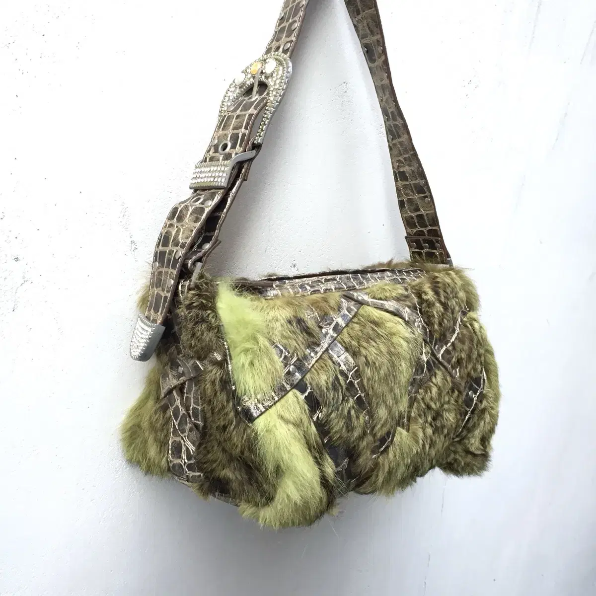 Fairy green fur cubic belt bag