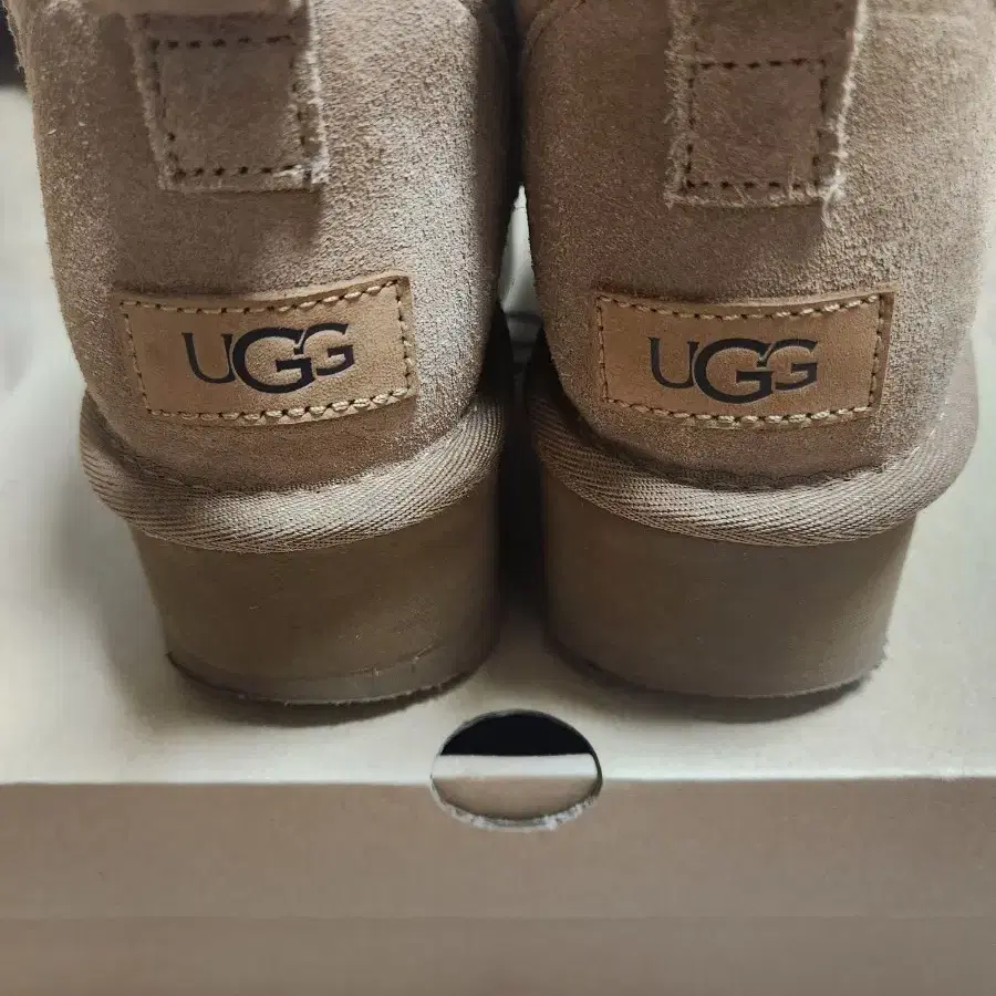 UGG 어그 클래식 미니 울트라 플랫폼