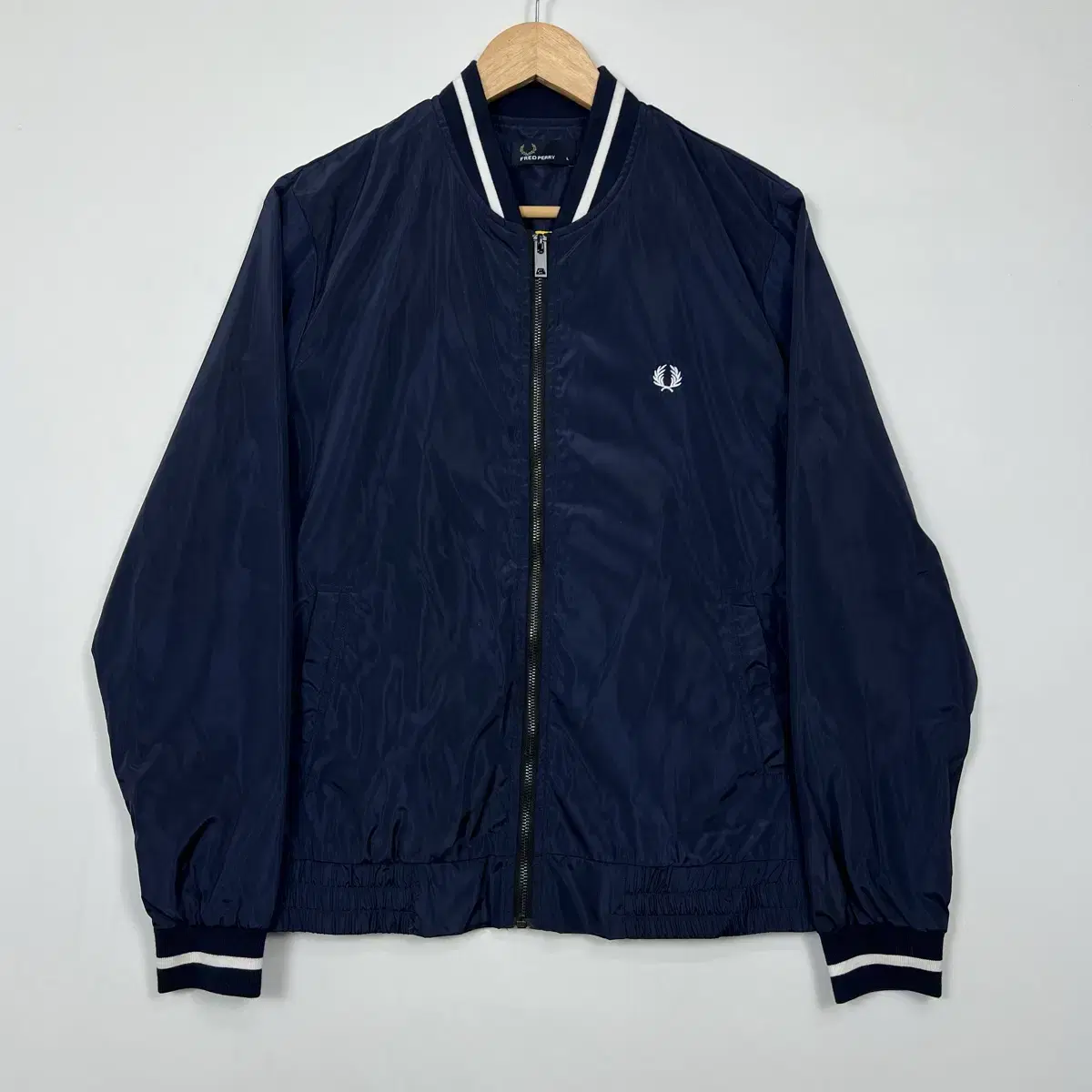 (무료배송) Fredperry 프레드페리 화이트 월계수 블루종 자켓