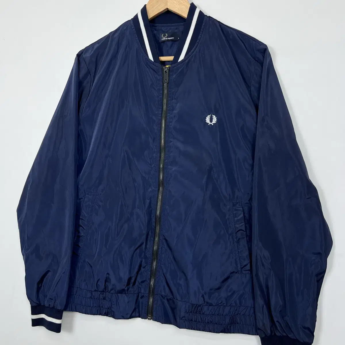 (무료배송) Fredperry 프레드페리 화이트 월계수 블루종 자켓