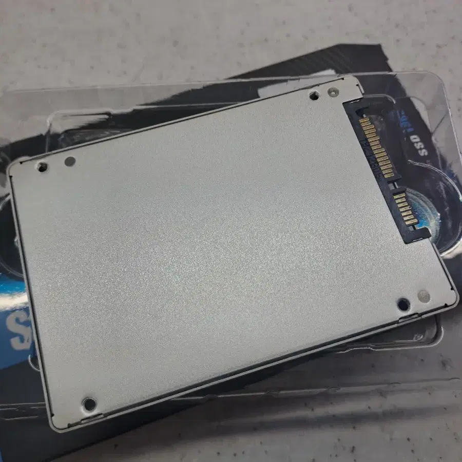 마이크론 1300 512GB 2.5" SATA3 SSD