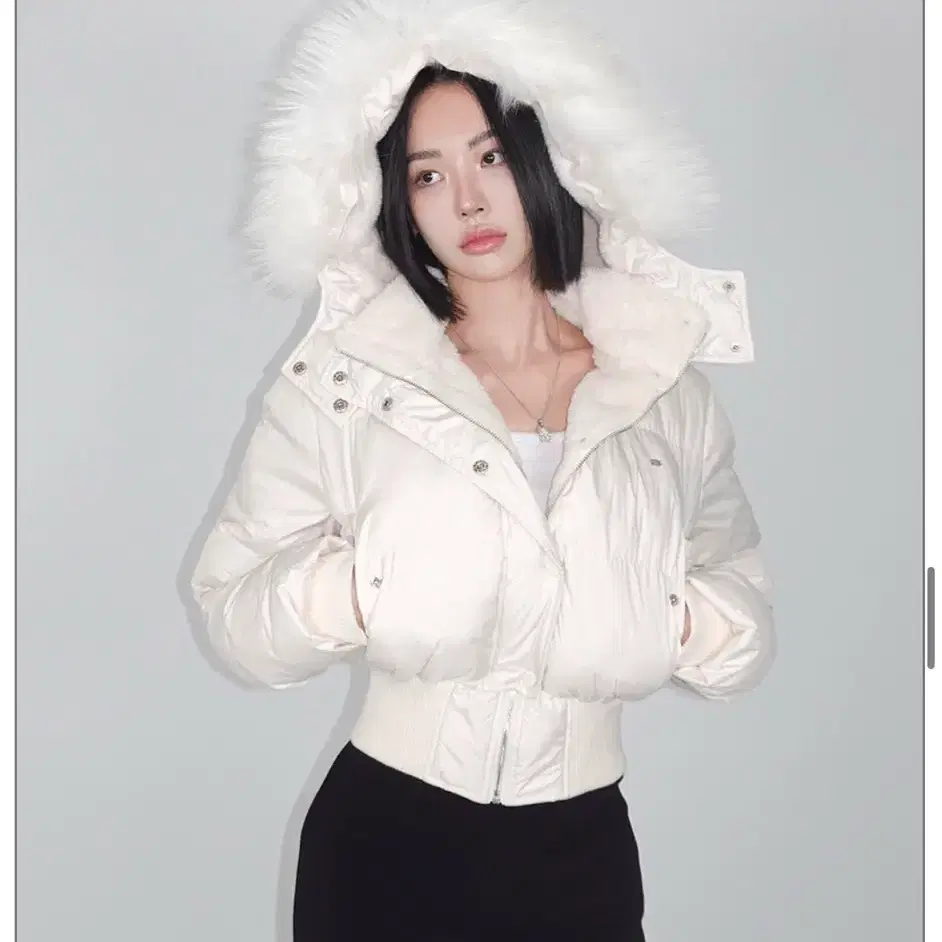 페일제이드 Soft Fur Hooded Puffer Jacket 화이트