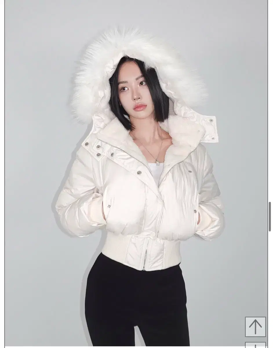 페일제이드 Soft Fur Hooded Puffer Jacket 화이트