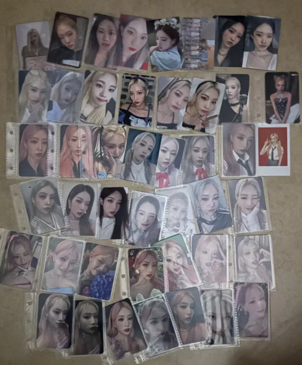 loona loona artemis kim lip olivia hye unreleased photocard wts