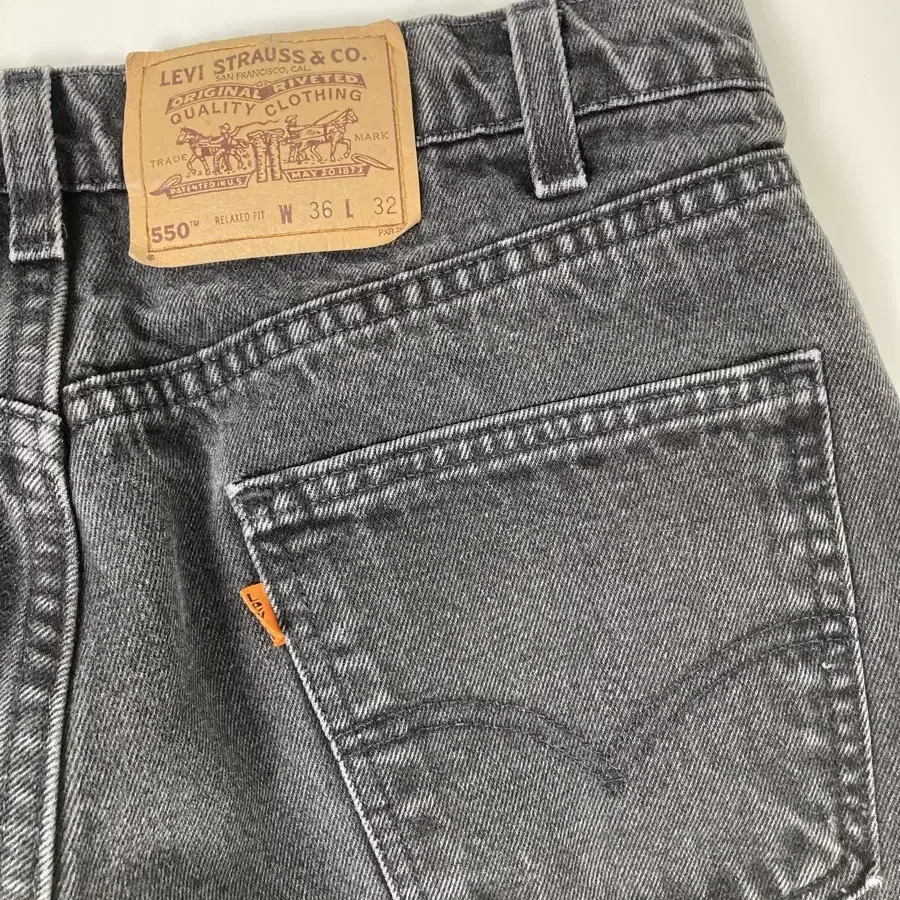 90s Levis 550 Black Jeans