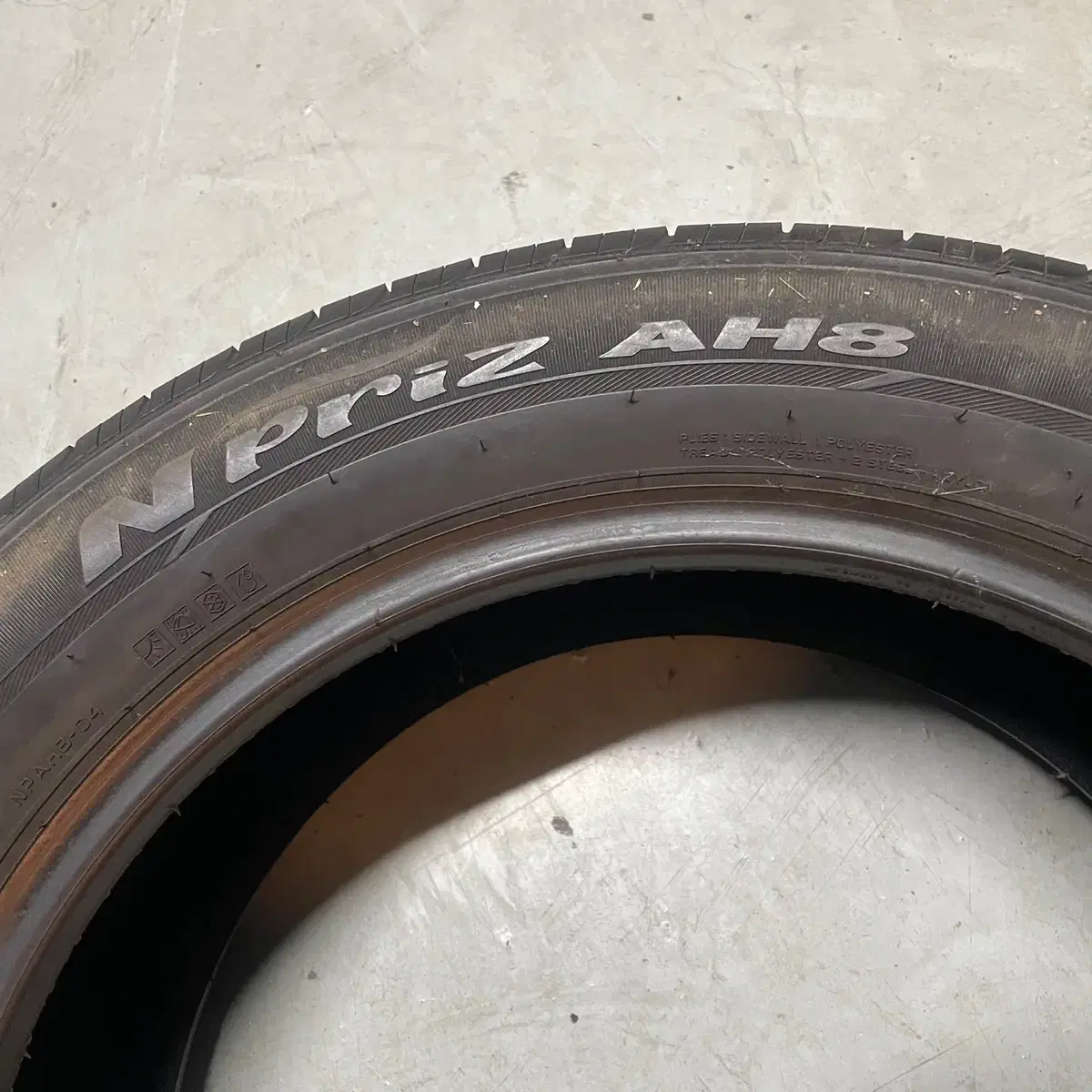 215/55R17 금호 AH8 2916 65%